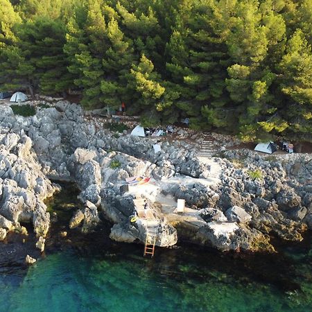 Pine Side Camp Hotel Himare Exterior foto