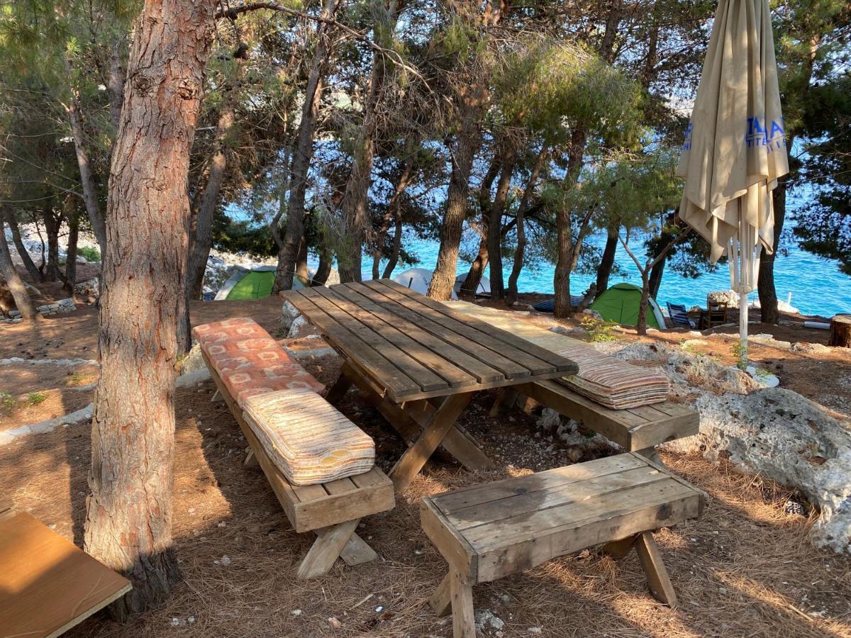 Pine Side Camp Hotel Himare Exterior foto